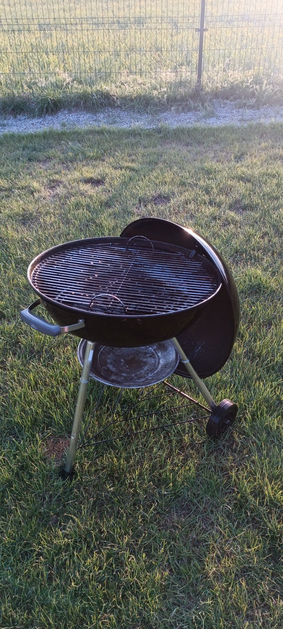Grill węglowy Weber compact Kettle 57