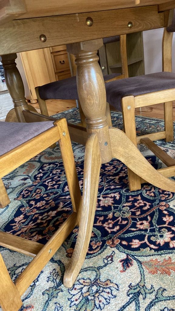Stół drewniany + 6 szt. krzeseł