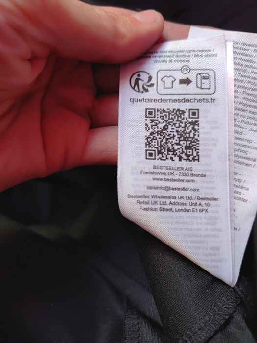 Czarne spodnie damskie woskowane rozm M/32 Vero Moda