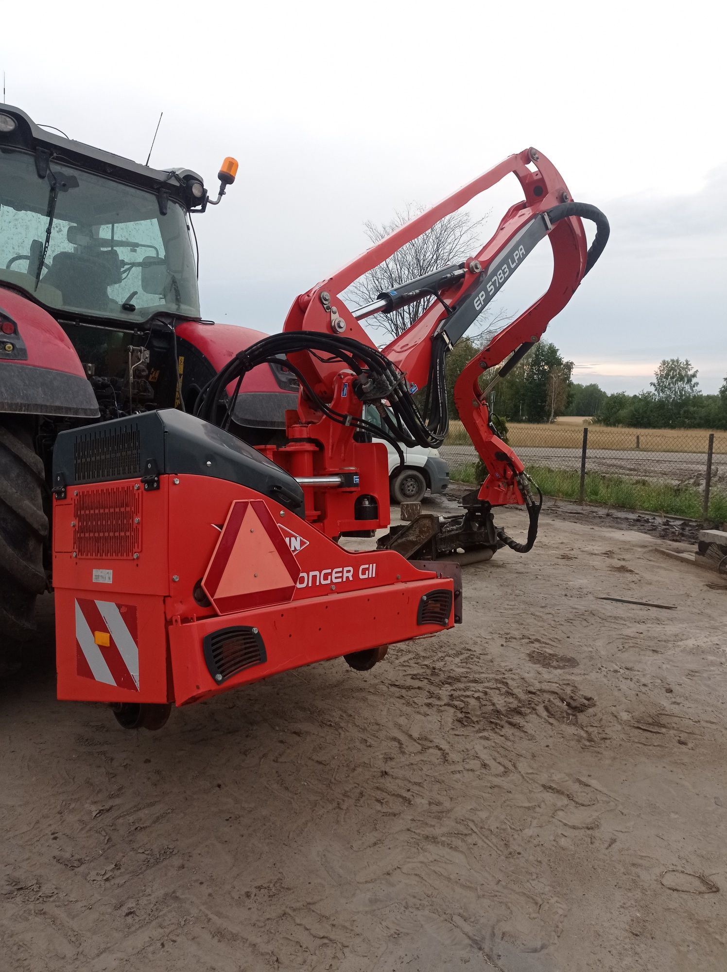 Kosiarka wysięgnikowa Kuhn Longer G2  EG 7357 LPA/Sprowadzona