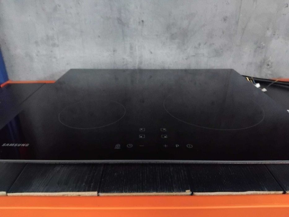 Płyta indukcyjna Samsung NZ64M3NM1BB  USZKODZONA