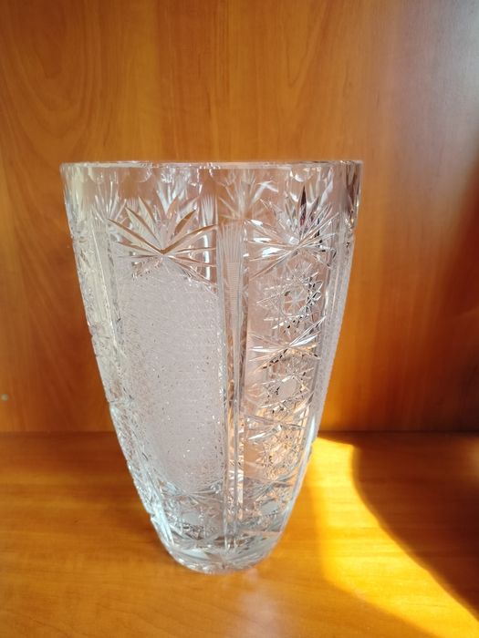 Wazon Kryształowy Z Ręcznie Szlifowanymi Elementami