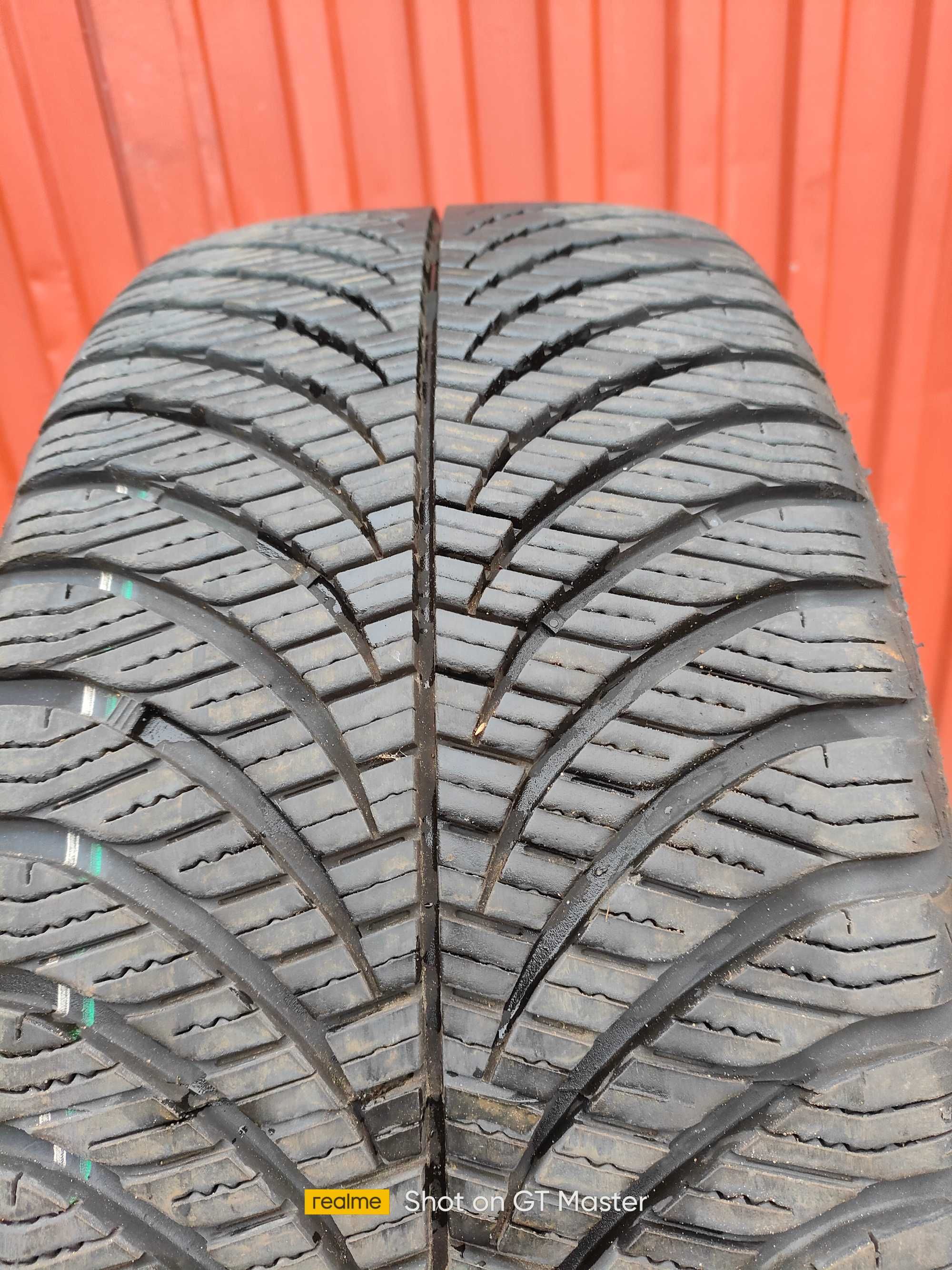 Goodyear Vector 4Seasons 225/45/17