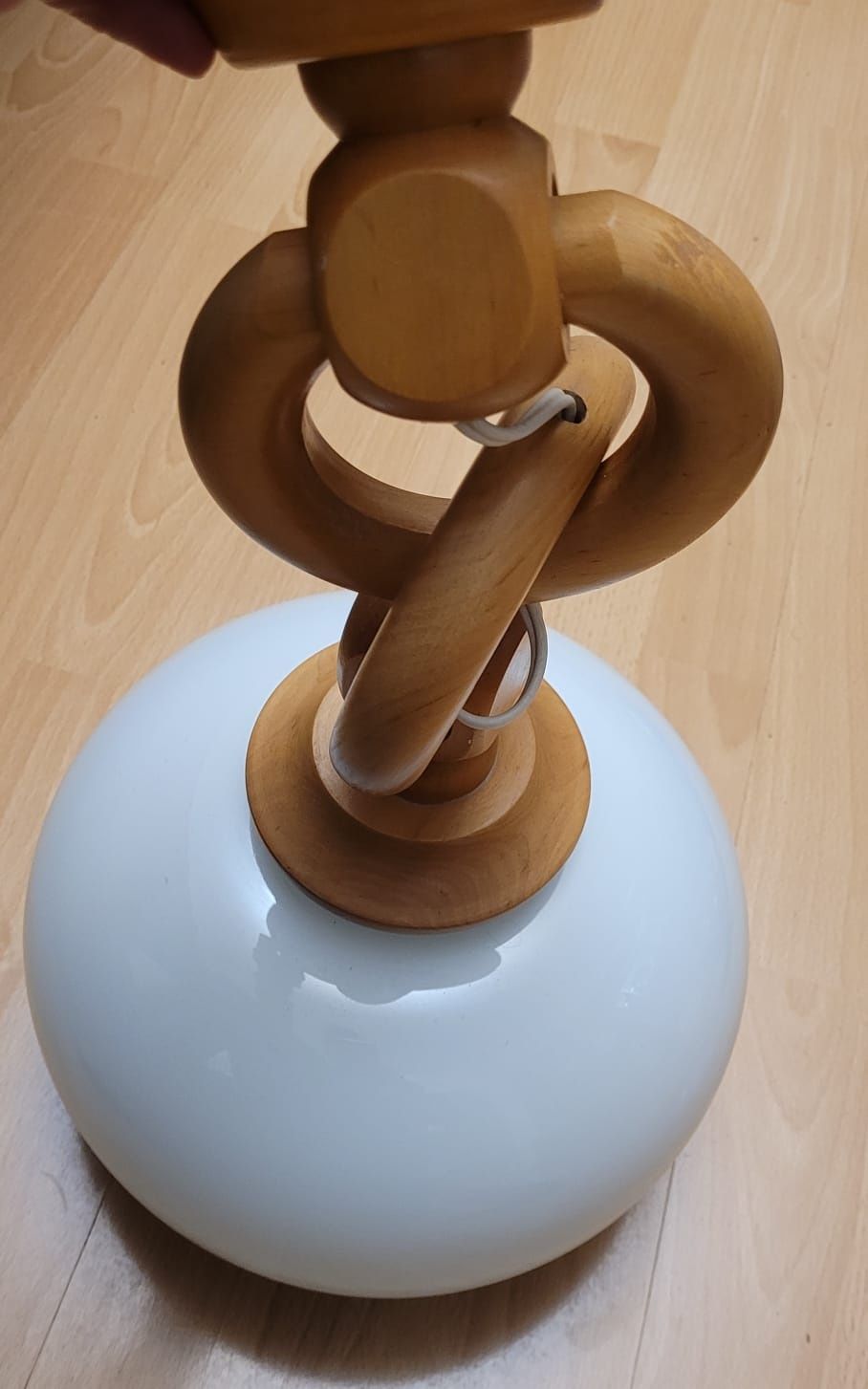 Lampa sufitowa wisząca drewno z kloszem
