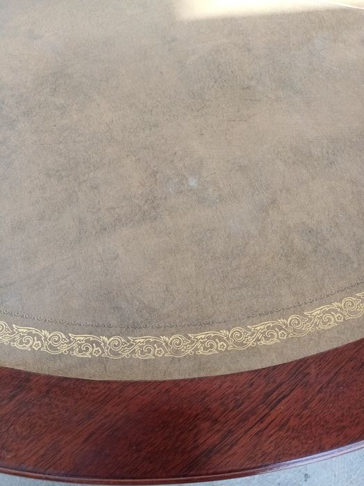 Stól Okrągły Antyk na lwich lapach