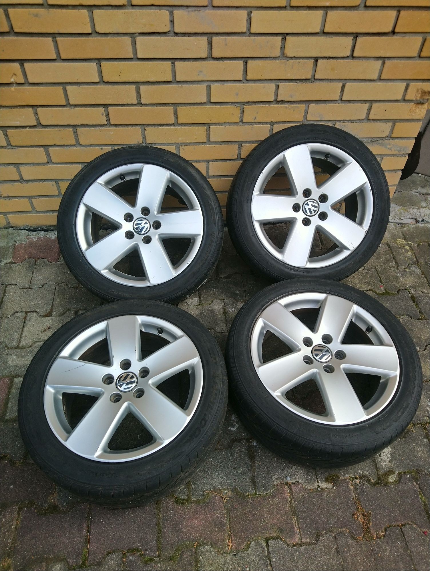 Alufelga 17"+opona 235/45 R17 NOWA+4 felgi używane VW Pasat Golf Jetta