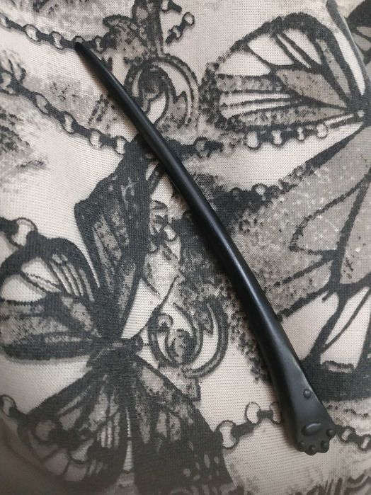 Шпилька для волосся з котячою лапою