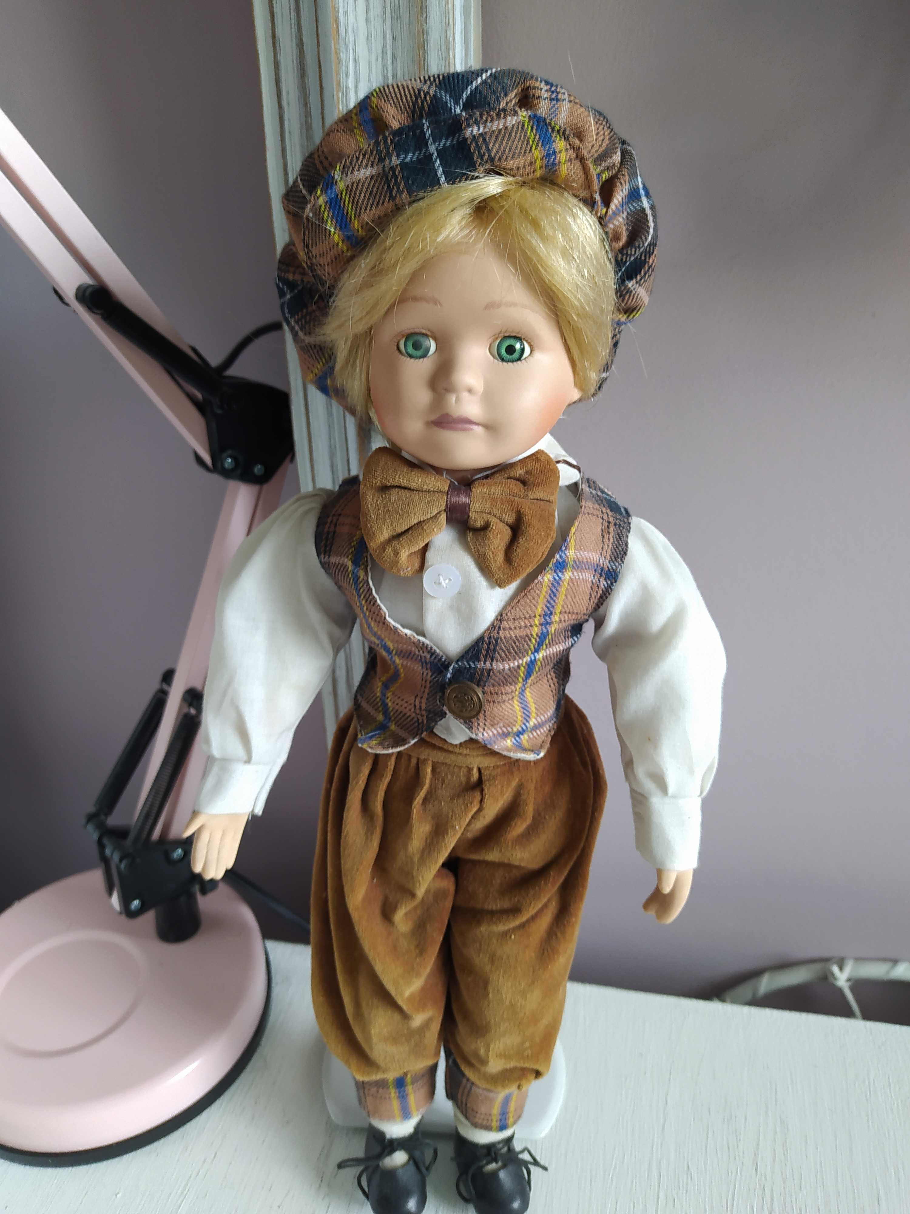lalka porcelanowa chłopiec