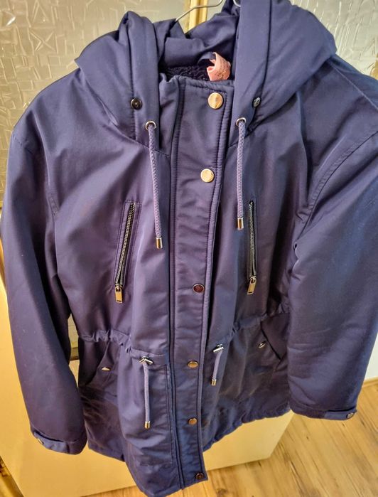 Granatowa zimowa kurtka z kapturem