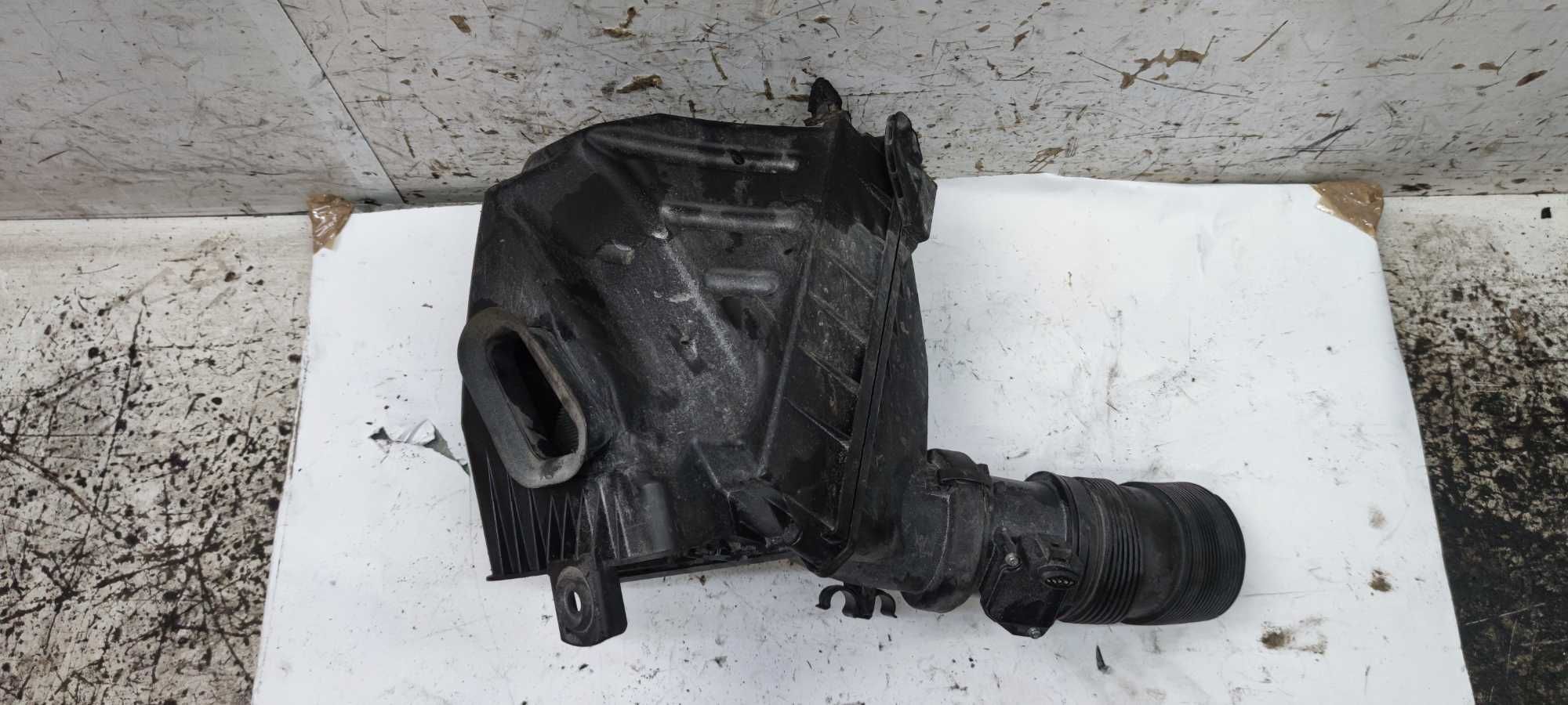 Audi A4 B6 Obudowa Filtra Powietrza