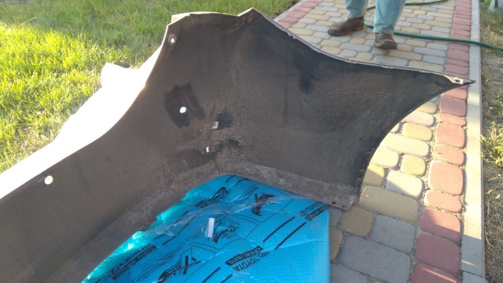 Бампер задній тойота корола 2016