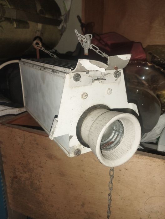 Светильник тепличный.