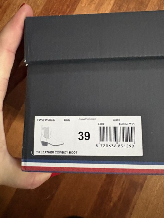 Tommy Hilfiger sztyblety 39 25 cm skóra