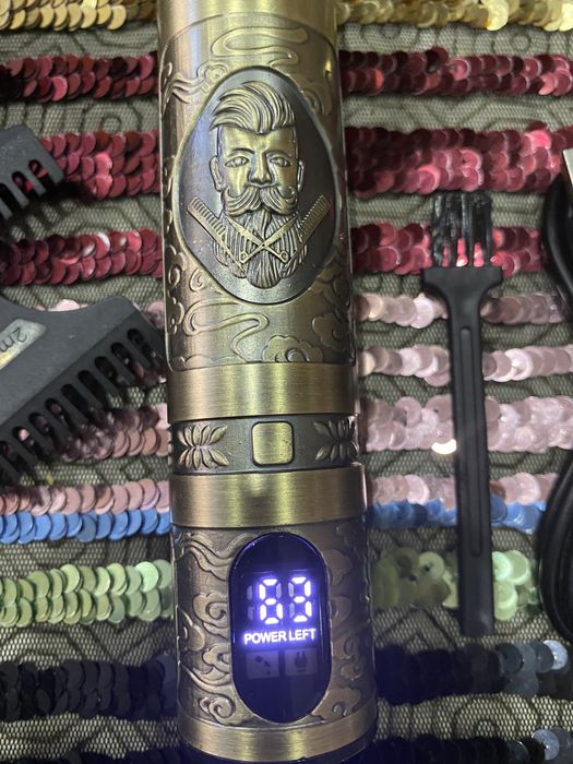 Maquina de barbear e cortar cabelo Profissional