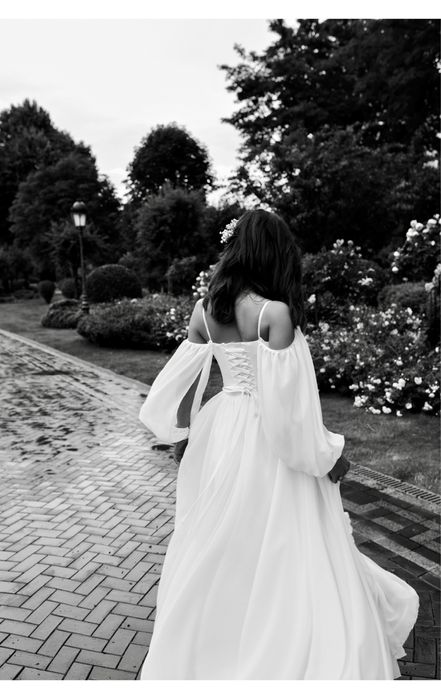 Весільна сукня