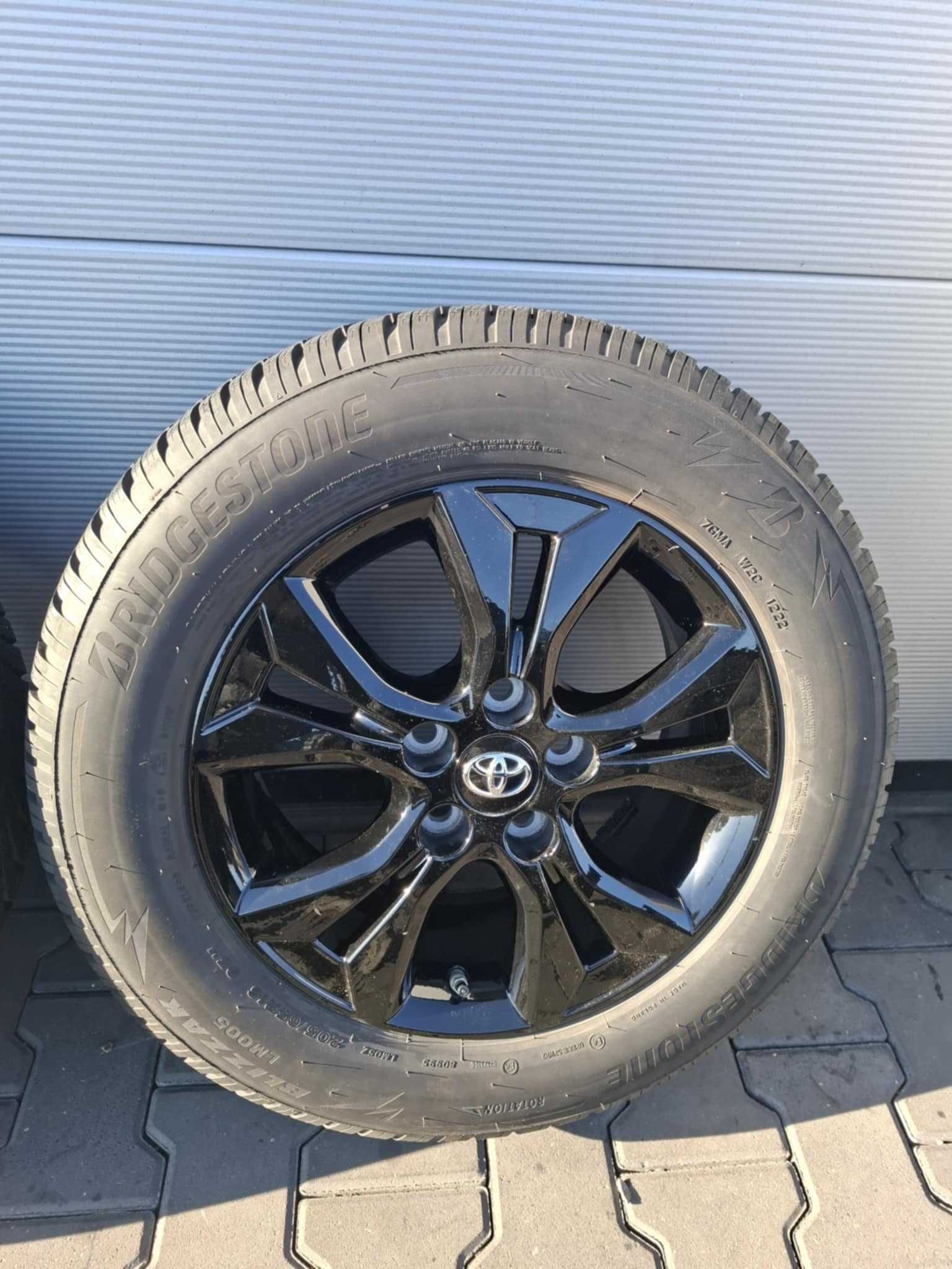 Felgi aluminiowe 5x114,3 R16 TOYOTA z oponami Bridgestone