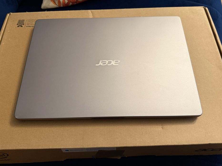 Acer Swift 1 w super stanie.