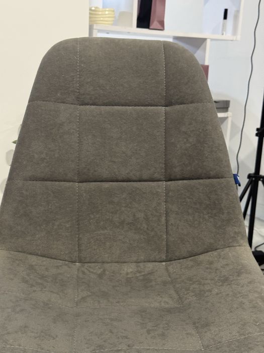 Крісло офісне сіре