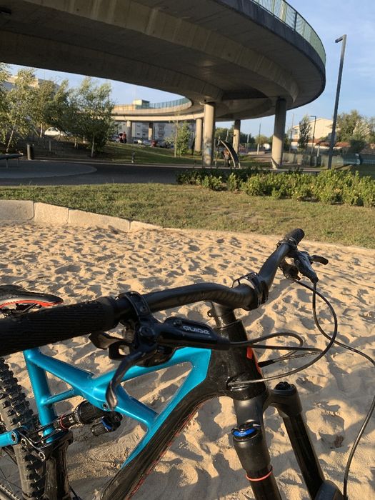 Vendo urgente specialized enduro elite carbon de 2017