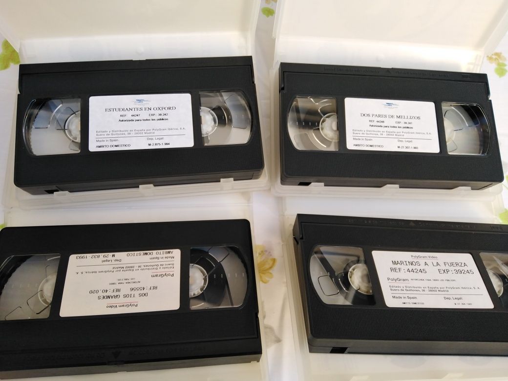 4 Cassetes de Vídeo VHS dos Cómicos laurel y Hardy(Bucha e Estica)