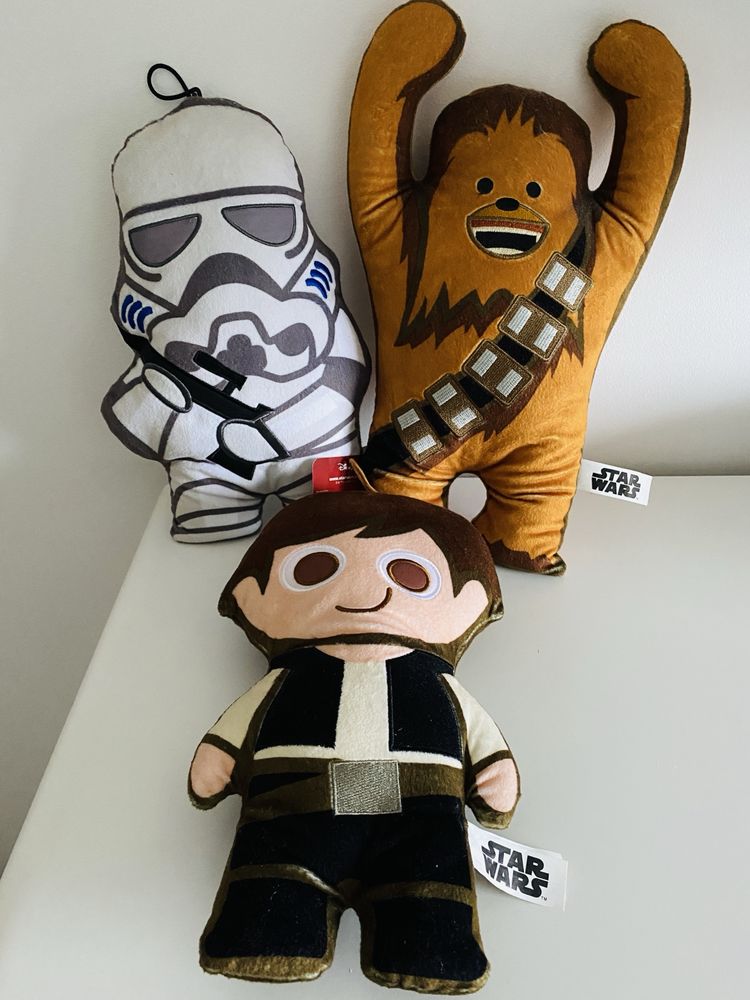 Coleção Star Wars - bonecos almofadados. 9€ os três.