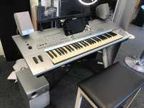 tyros 1 com disco e colunas excelente estado