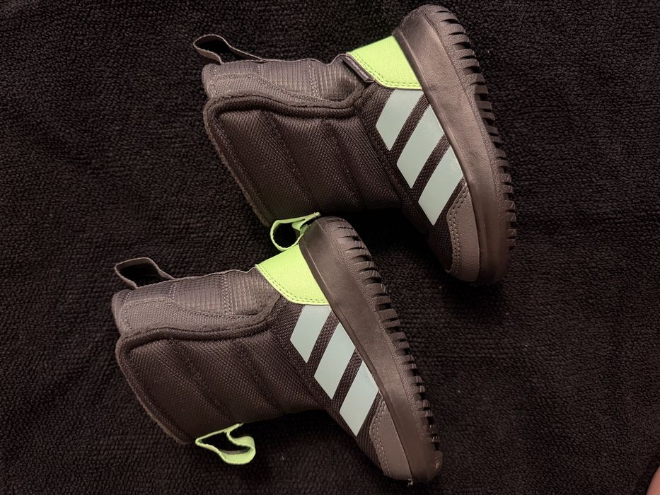 Зимові черевики adidas