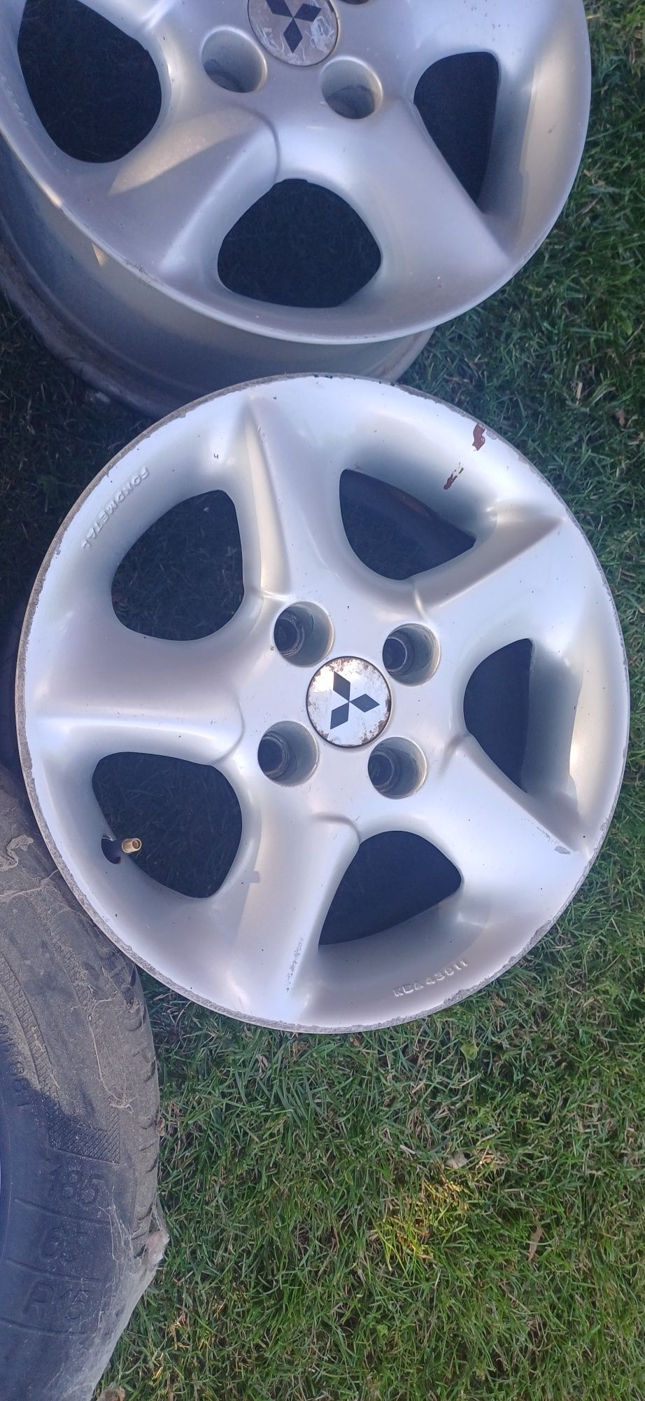 Felgi aluminiowe 4x114.3 otwór 56.1 et 38