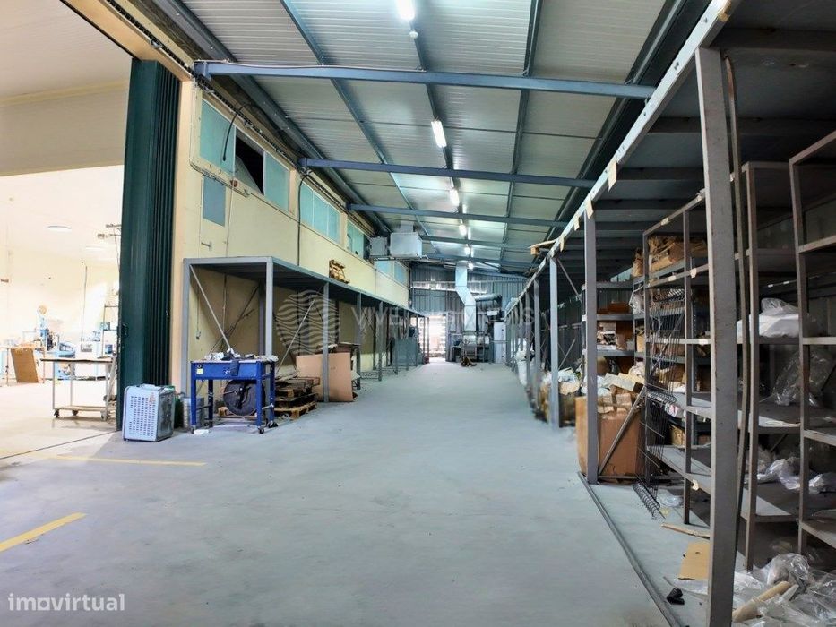 Armazém Industrial em Marco de Canaveses.