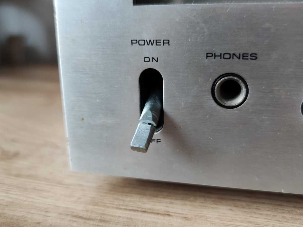 Technics SA-400 analogowy amplituner aluminiowy front vintage audio