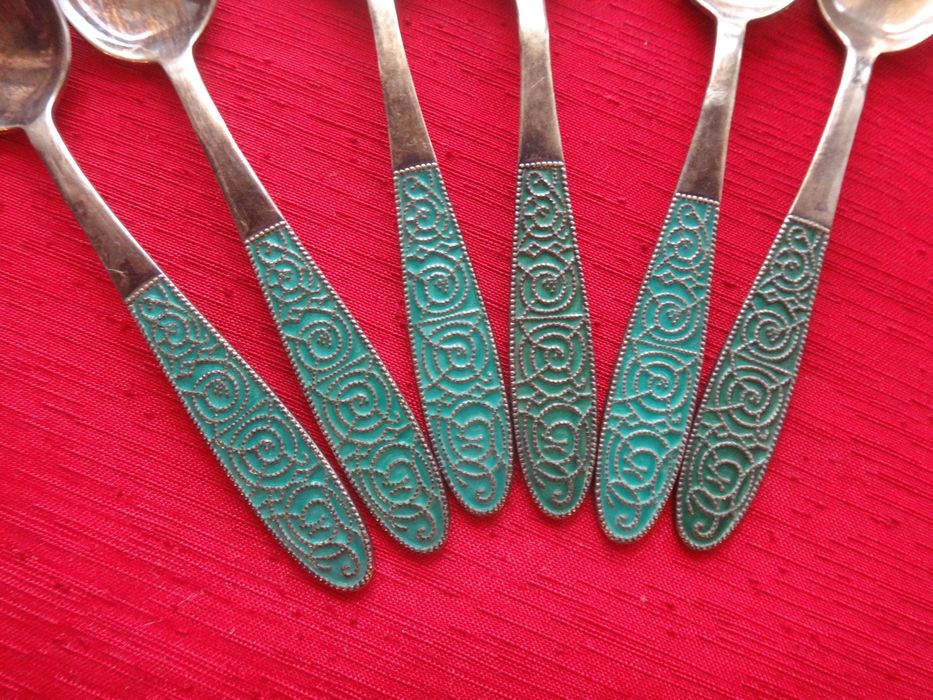 Srebrne łyżeczki w emalii 6 szt. Rosja - srebro