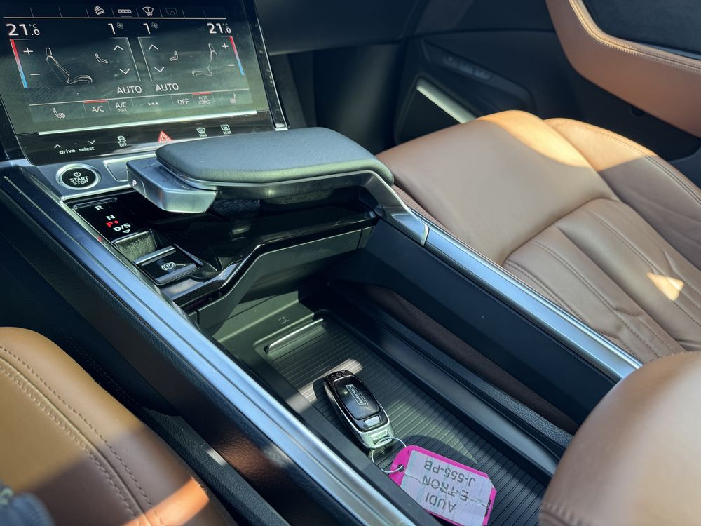 AUDI e‑tron 2020 • 71 кВт·год • 136 тис. км • ТОП-КОМПЛЕКТАЦІЯ!