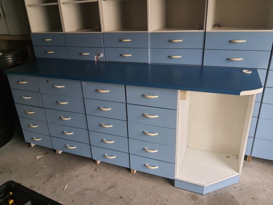 Szafki regały półki