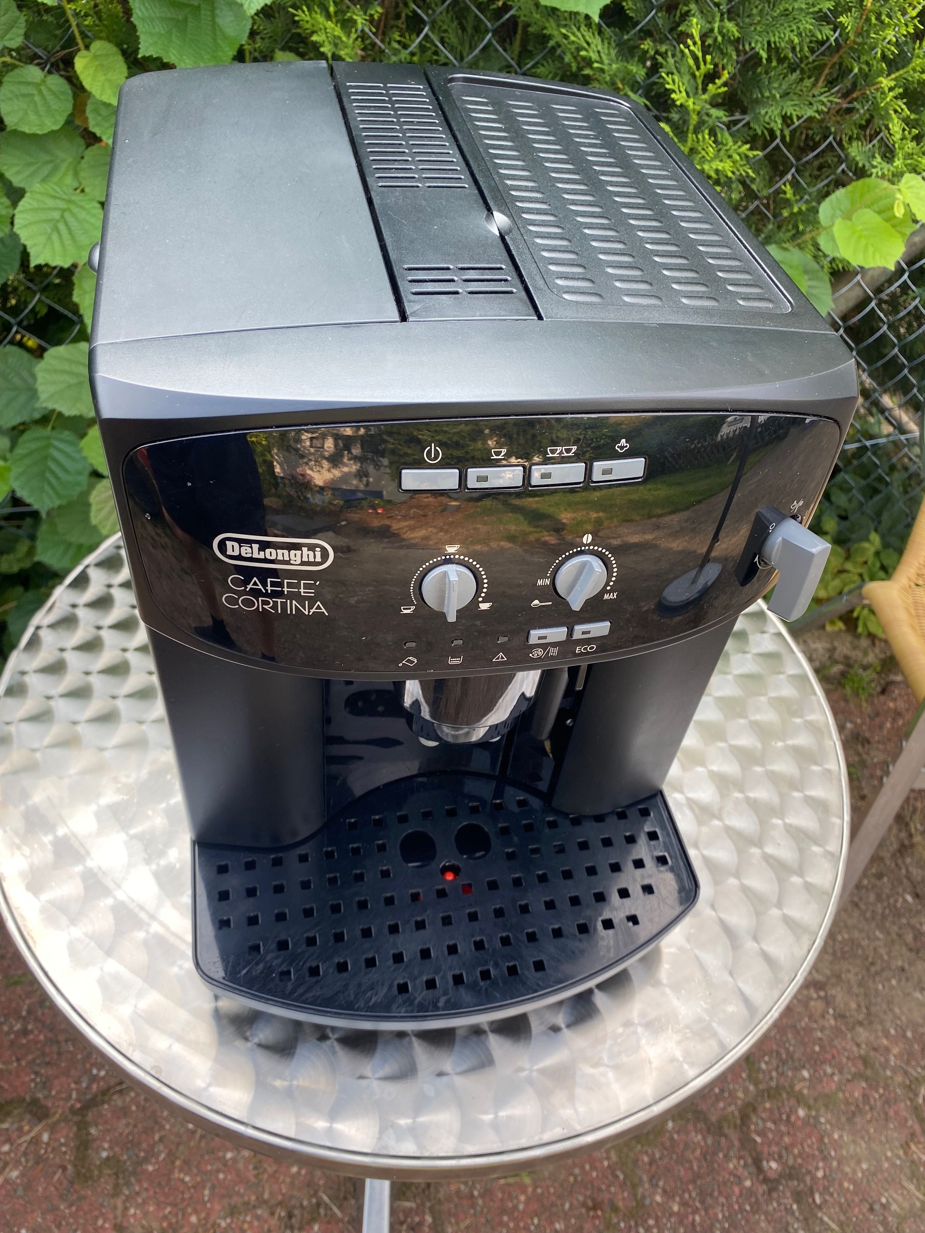 Кавоварка Delonghi Caffe Cortina ESAM2900