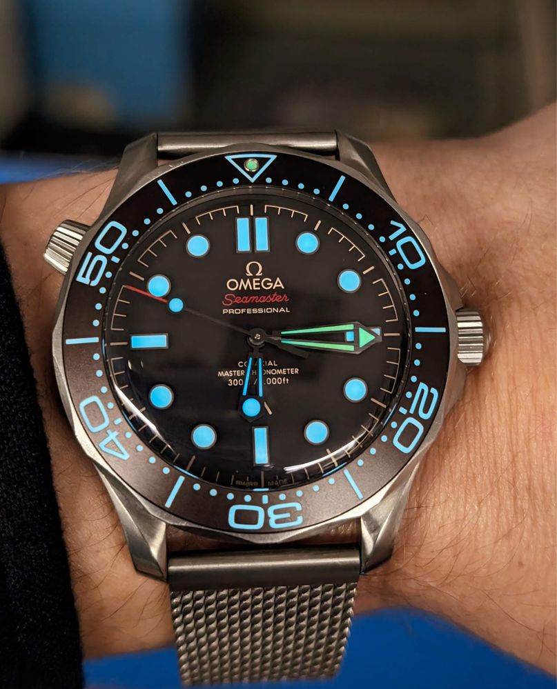 Omega Seamaster Diver 300M 007 Edition James Bond Titanium , rolex