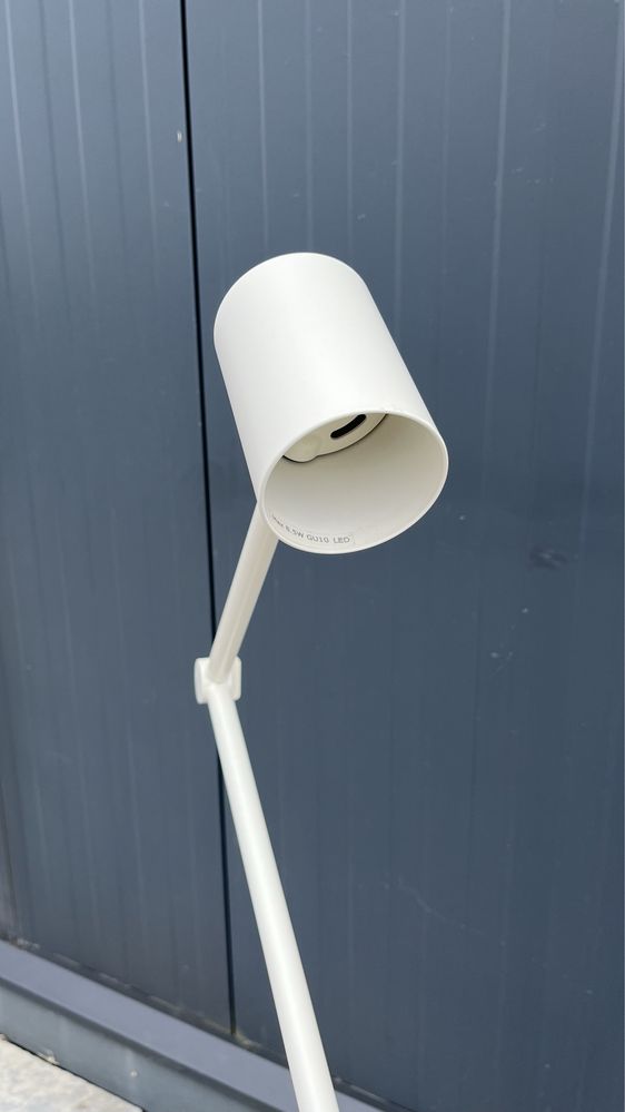 Lampa na biurko biała ikea