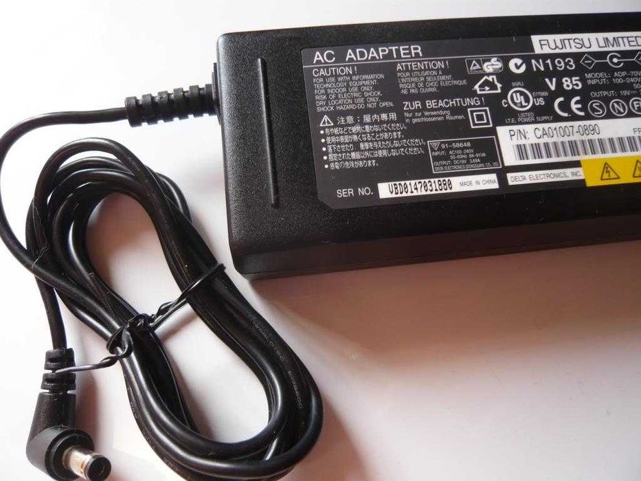 Carregador Fujitsu 19V 3,69A (Asus)