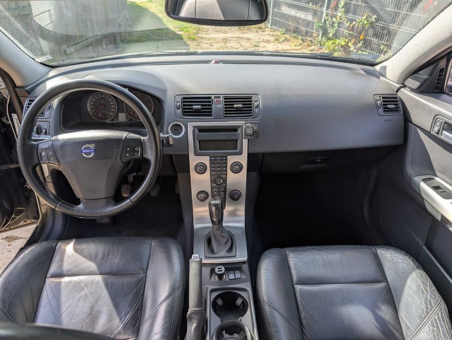 Sprzedam samochód Volvo V50 2.0, czarny, rocznik 2004