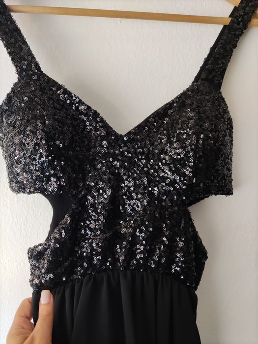 Vestido preto brilhante