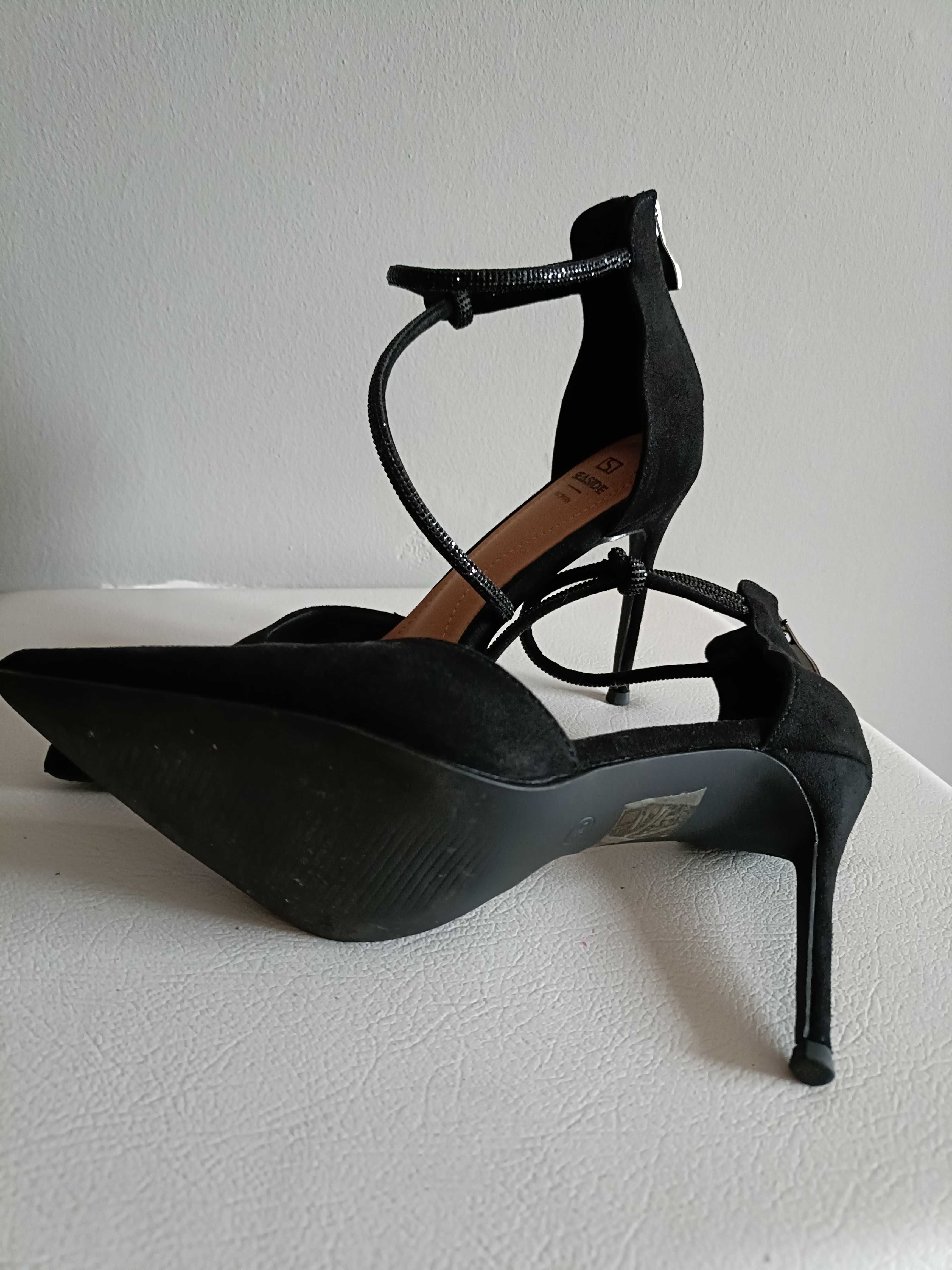 Sapatos salto alto