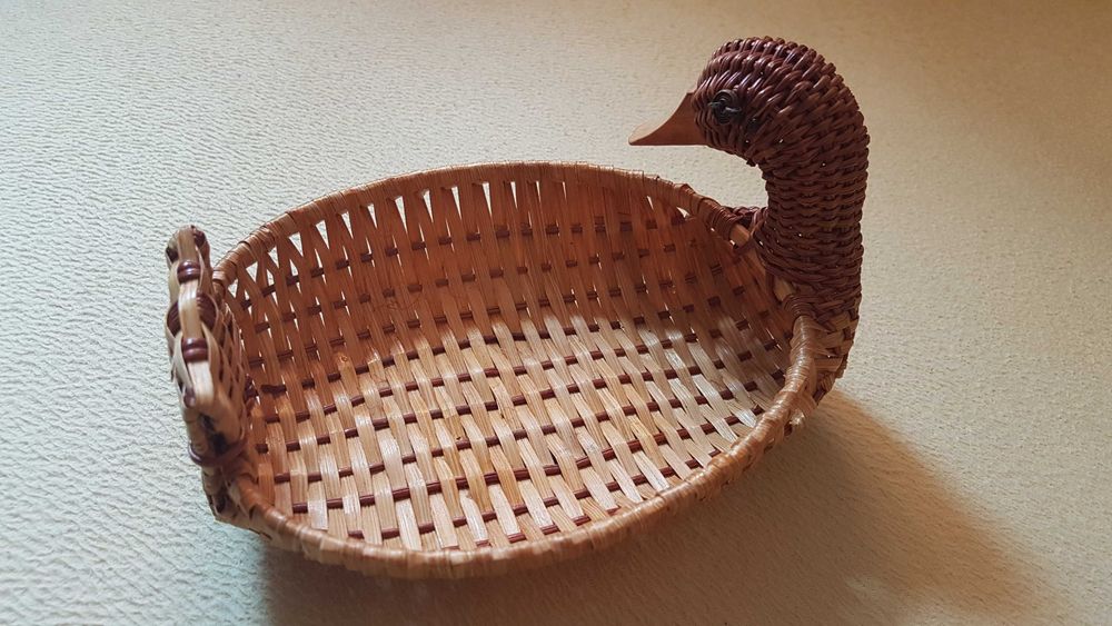 Koszyk-kaczka, rustykalny, wiklina, rattan