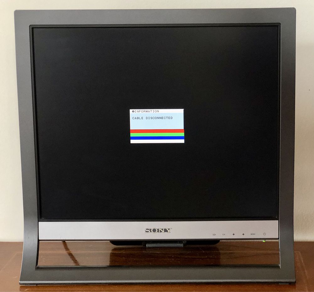 Monitor kolorowy do komputera PC SONY SDM-HS75 TFT LCD retro