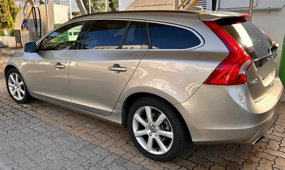 Volvo V60 2.0 D4 Momentum Geartronic