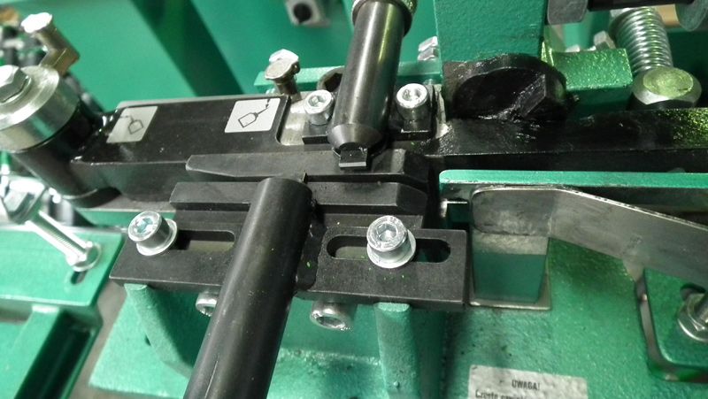напівавтомат для разведення зубів стрічкових пилок RWS (Дроздовського)