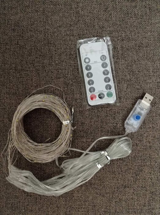 Світлодіодна гірлянда дощик на вікно 3*3 м від USB