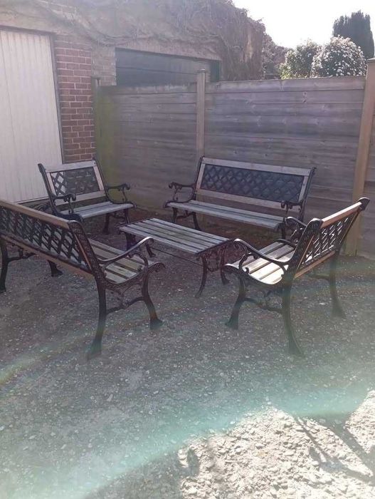 Zestawy ozdobnych mebli ogrodowych, ciężki metal i drewno. 1000zł