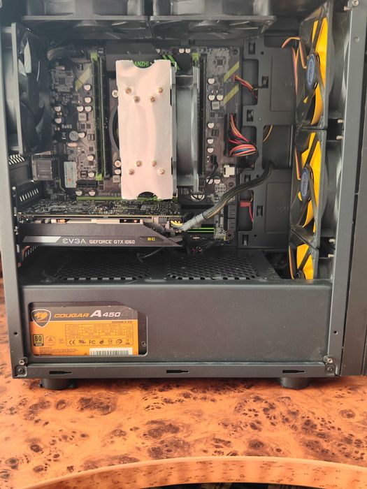 Продам комп'ютер. Системний блок, монітор, клавіатура, миша.