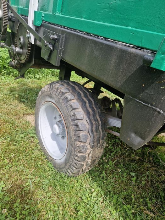 Rozrzutnik obornika czarna białostocka dwu osiowy