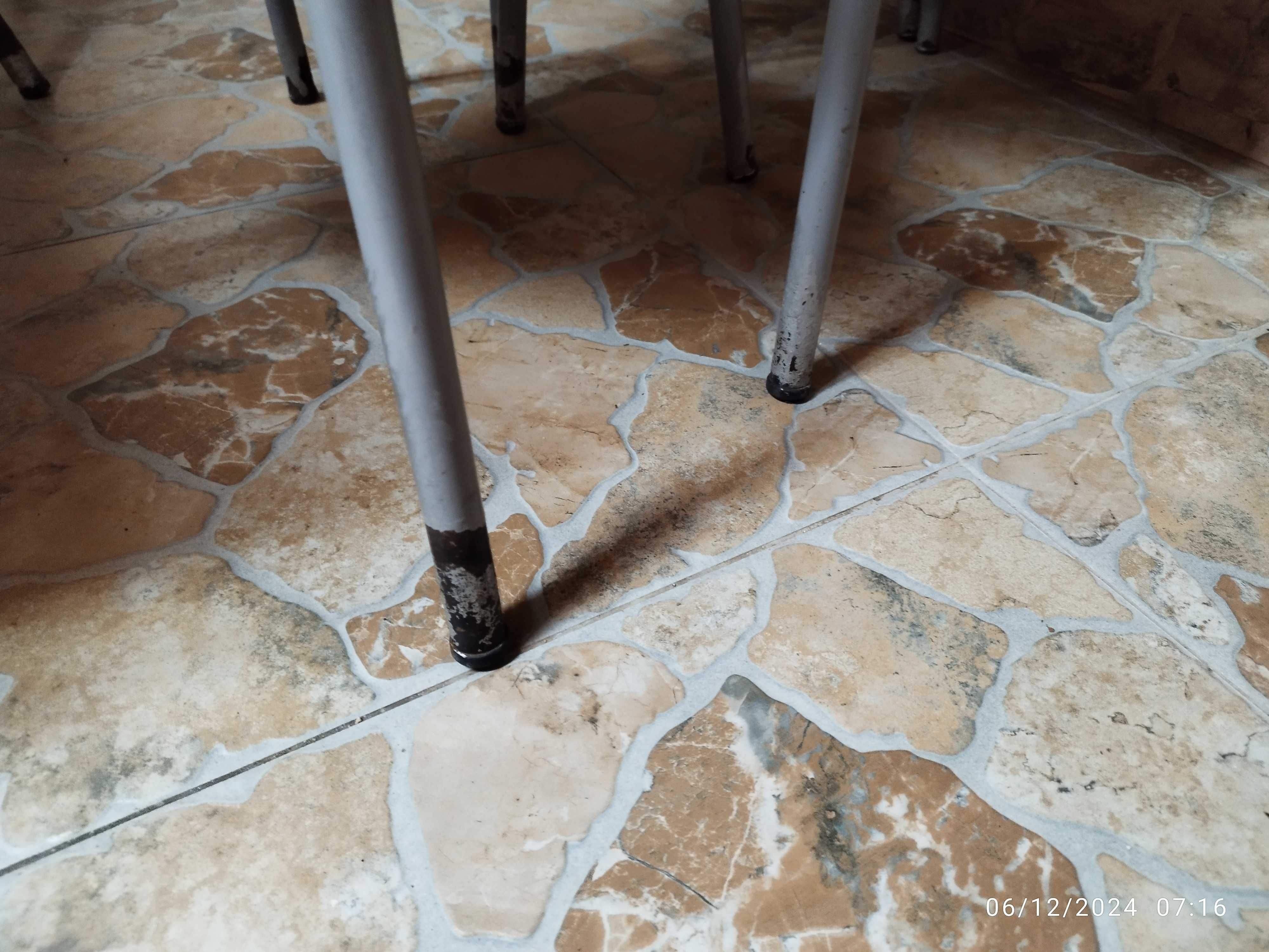 Mesas e Cadeiras
