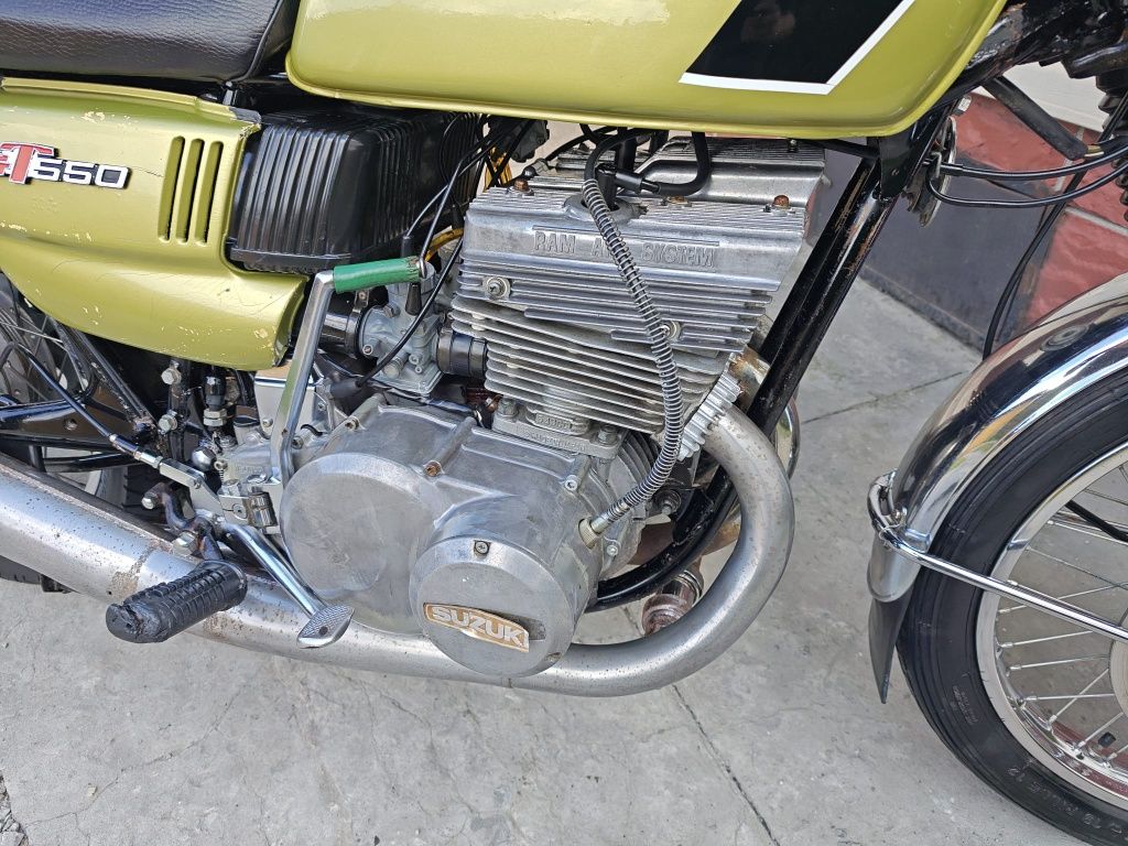 Suzuki GT 550 trzy cylindry dwusuw xs cx gs klasyk